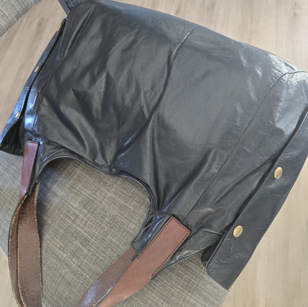 Elegant Celine Black and Brown Leather Tote Bag - Picture 10 of 15